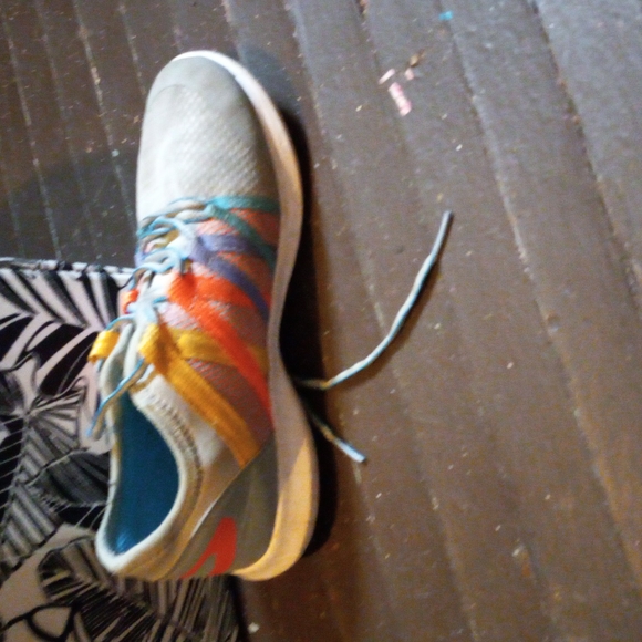 Shoes - Picture 2 of 3